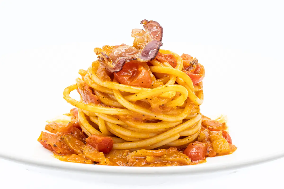 Bucatini a l amatriciana pâtes spaghettis auberge croix blanche restaurant Bucatini a l amatriciana pâtes spaghettis auberge croix blanche restaurant
