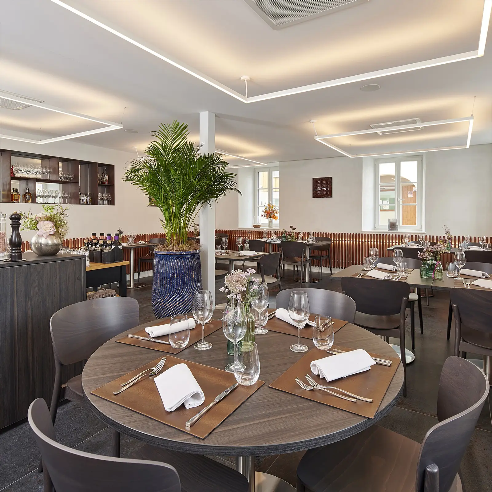 manger restaurant italien Auberge de la Croix Blanche table