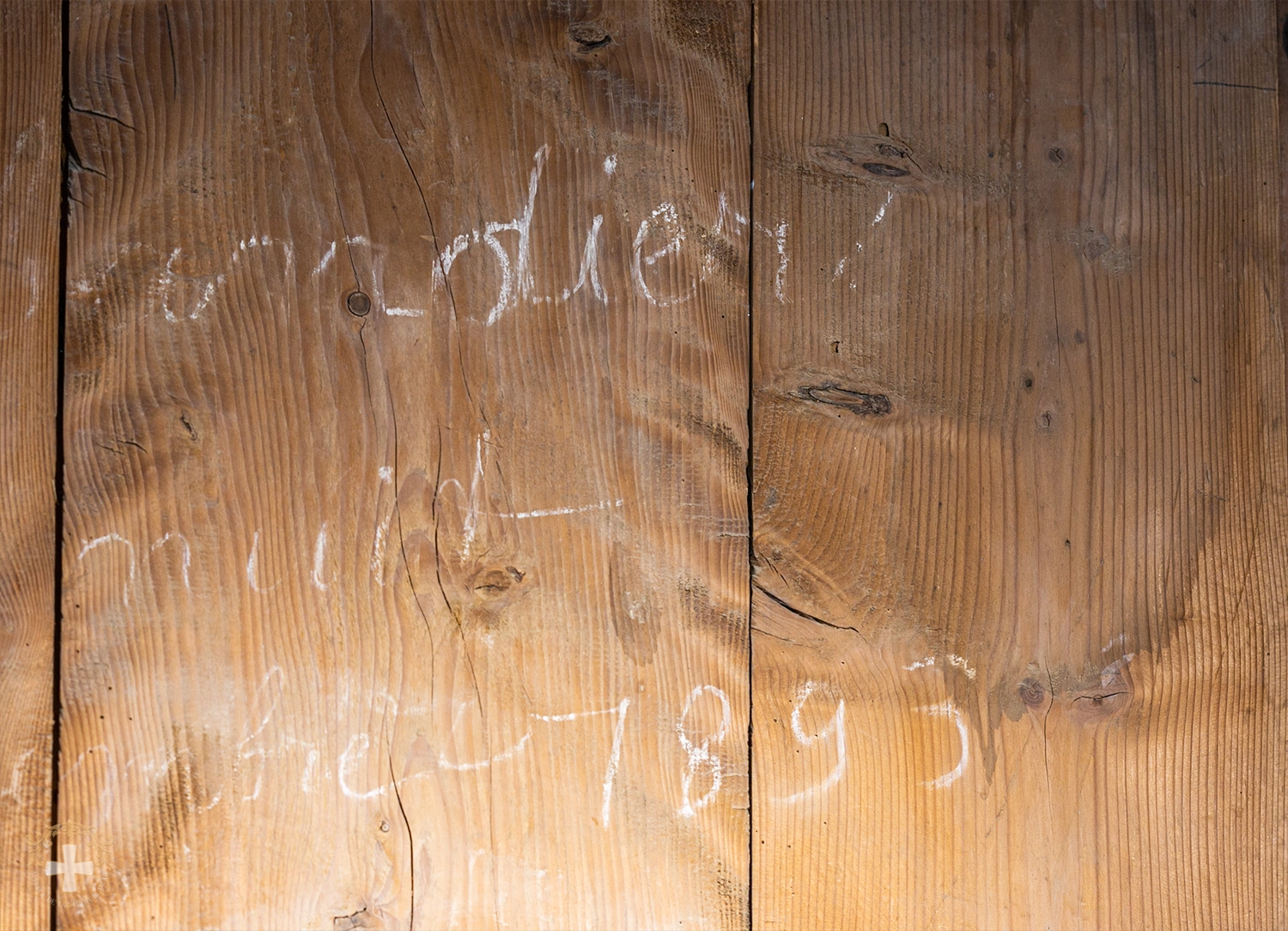 marque mur Auberge Croix Blanche prisonnier 1893